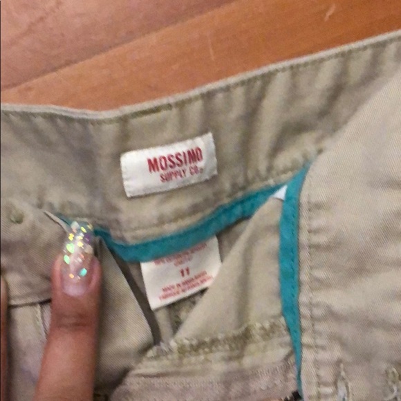 Shorts - Picture 3 of 4